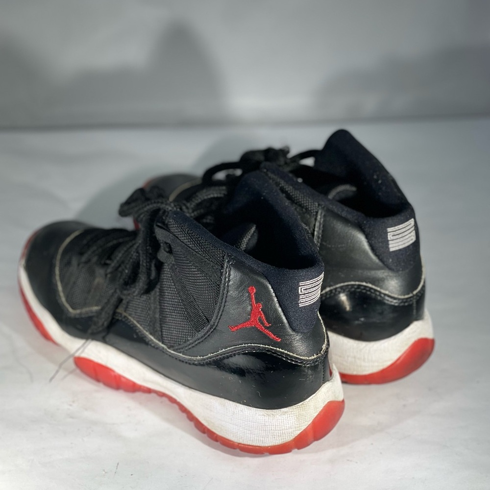 Nike Air Jordan 11 Retro GS "Bred" - Picture 6 of 8